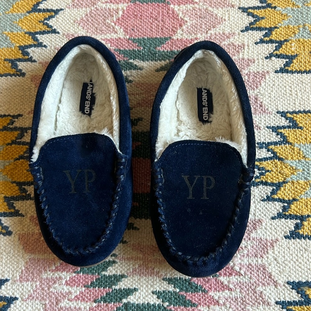 Lands’ End Blue ‘YP’ Slippers - sz 2 - EUC